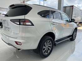 ISUZU MU-X 1.9 AT (4WD) PREMIUM 2024
